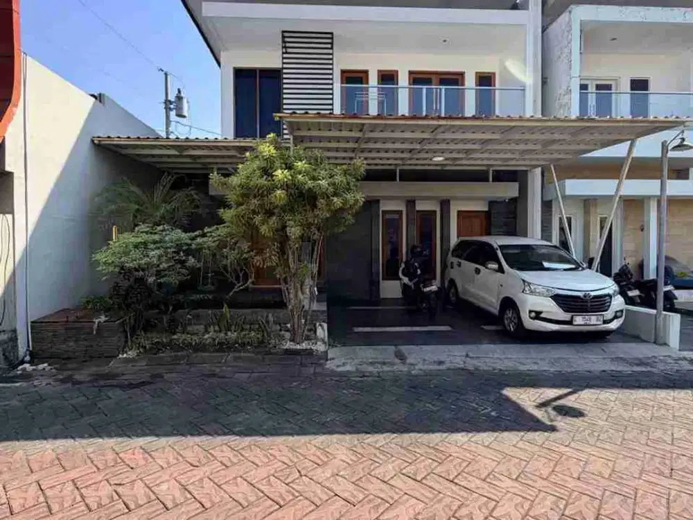 RUMAH MEWAH 2 LANTAI FULL FURNISHED DALAM PERUMAHAN ELITE DI BABARSARI CATURTUNGGAL DEPOK SLEMAN