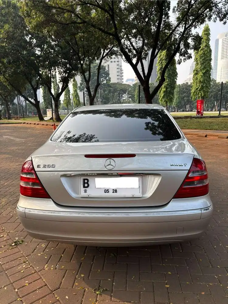 Mercedes-Benz E260 2003 Bensin