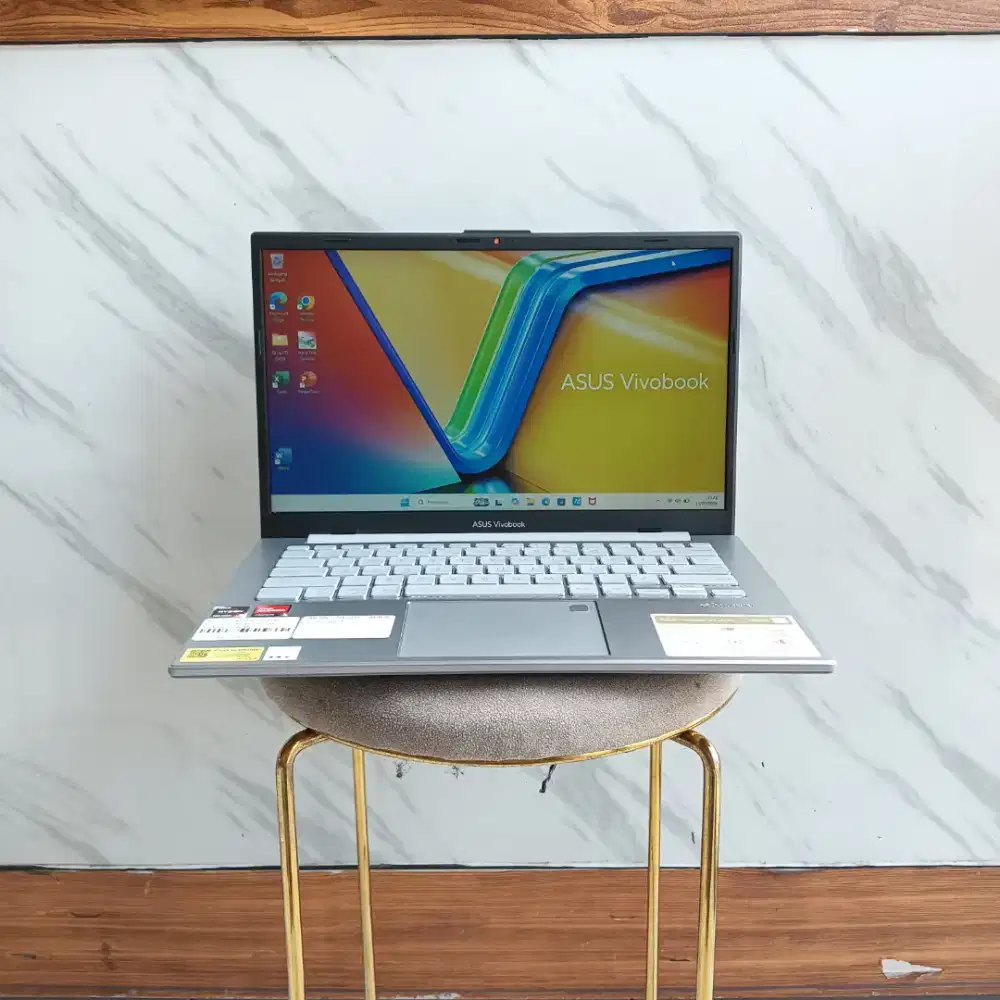 ASUS VIVOBOOK GO 14 E1404FA RYZEN 3-7320U RAM 8GB SSD 512GB LIKE NEW
