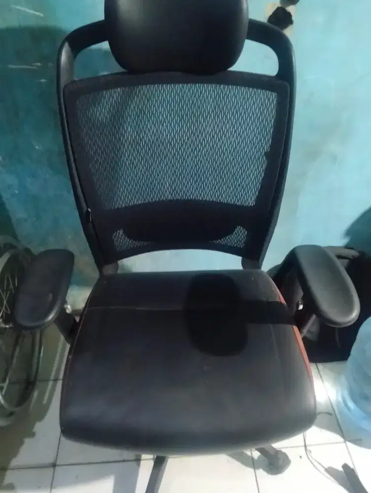 Kursi putar untuk game