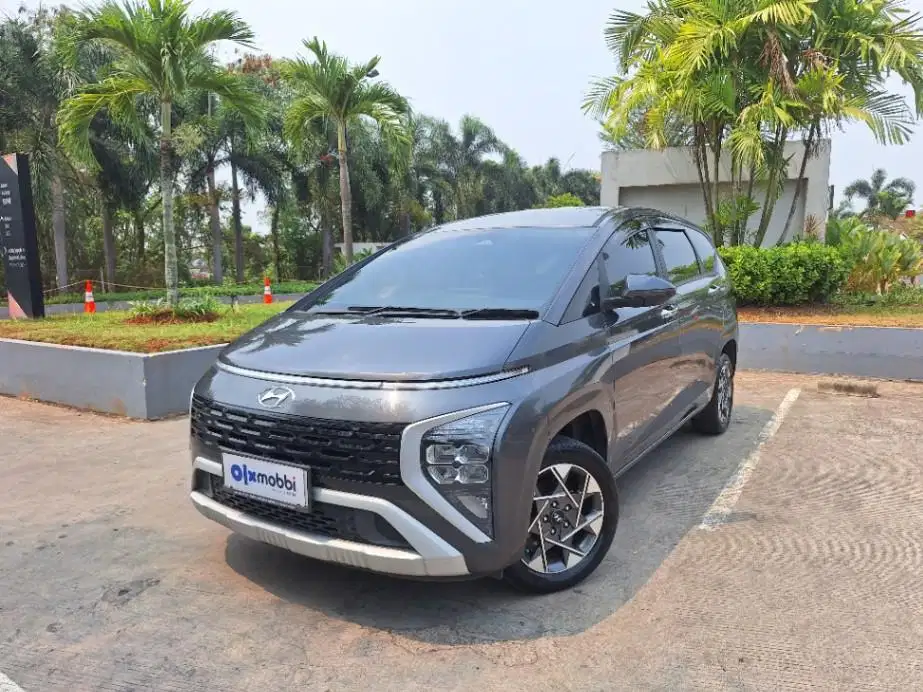 DP MURAH Hyundai Stargazer 1.5 Prime Bensin-AT 2023 Abu-Abu CUYIB