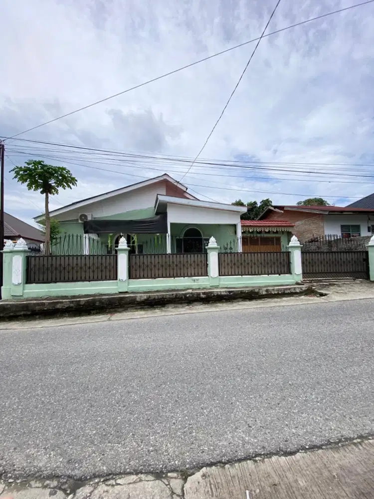 Rumah Hoek Tipe 180/280 lokasi strategis selangkah ke Hangtuah
