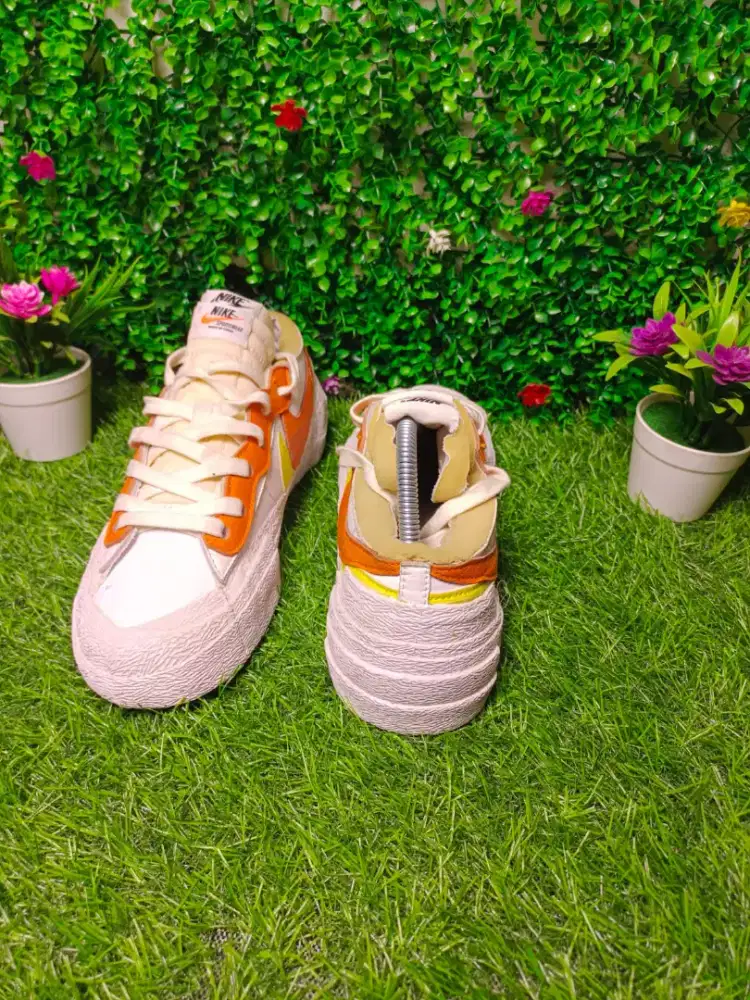 Sepatu sacai x Nike blazer