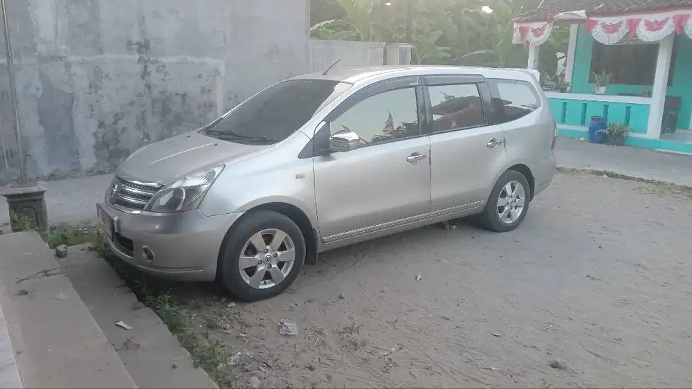 Grand Livina 1.8 Ultimate Manual