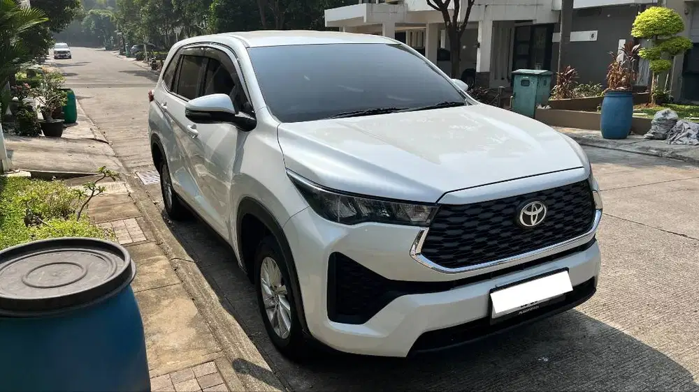 Toyota Innova Zenix 2.0 G Gasoline Platinum White Pearl premium color