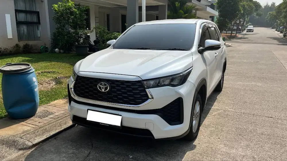 Toyota Innova Zenix 2.0 G Gasoline Platinum White Pearl premium color