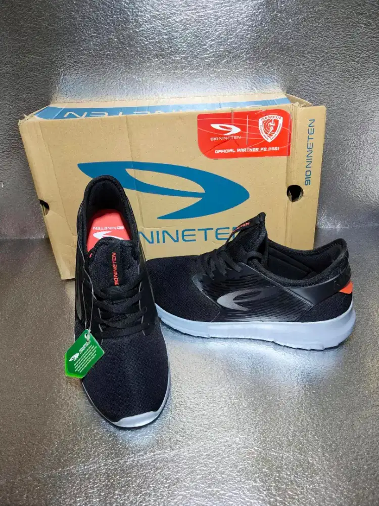 Sepatu 910 NINETEN KIVA Black