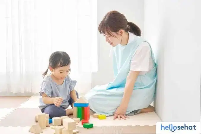 Pengasuh anak harian pulang pergi