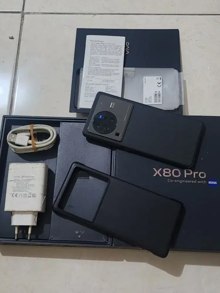 Vivo X80 Pro 5G 12/256Gb, warna Hitam, kondisi 99,9% Sempurna