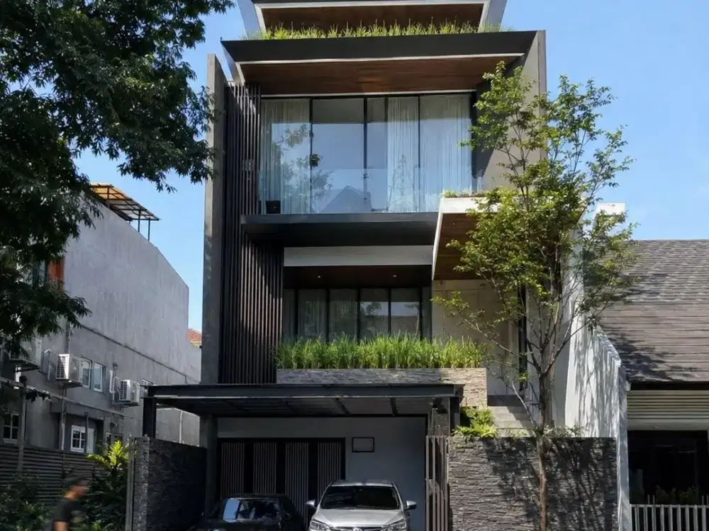 Dijual Rumah Bagus 4 Lantai Permata Buana. Luas 8X18m 144M²