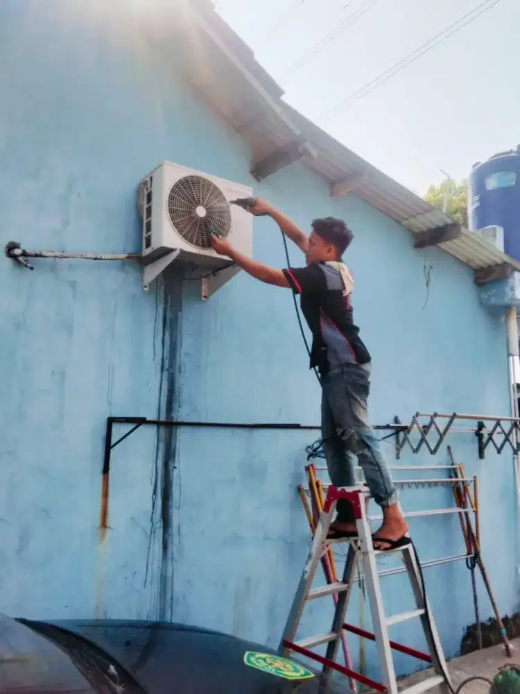 Service AC dan kulkas panggilan terdekat area Karawang