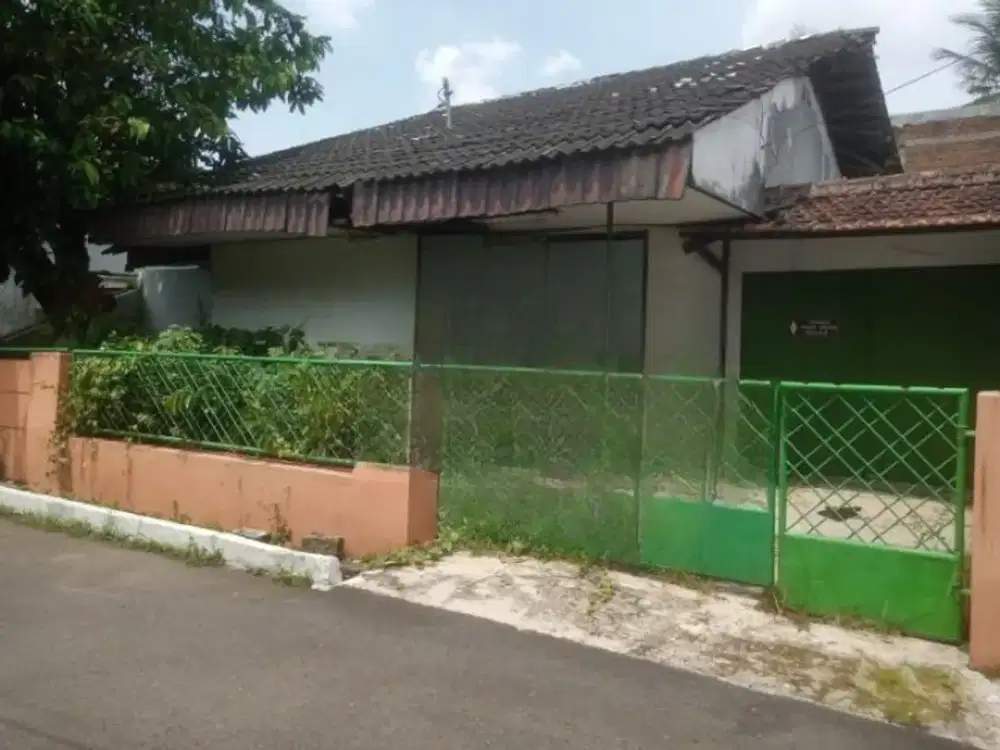 RUMAH LAMA HITUNG TANAH LINGKUNGAN NYAMAN DAN ASRI DKT STASIUN GEDE BAGE, SUMMARECON DI RIUNG BANDUNG