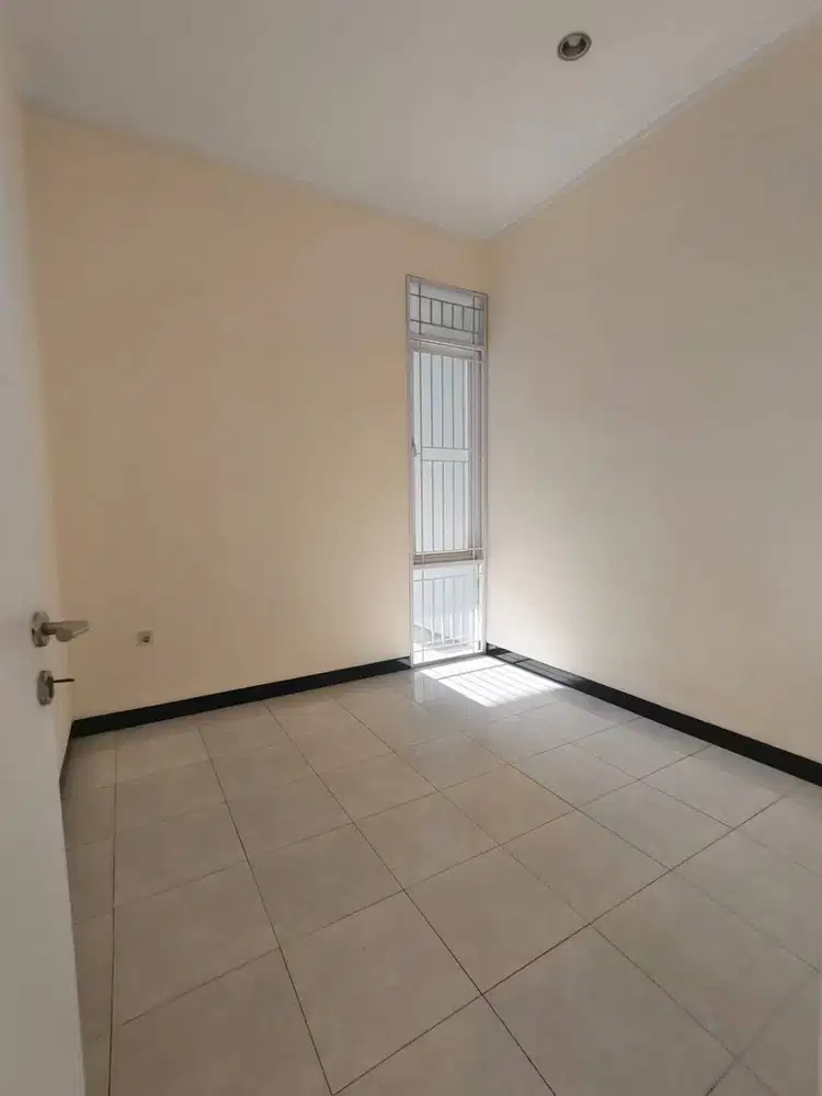 Dijual Rumah Minimalis di Taman Kopo Indah TKI 5