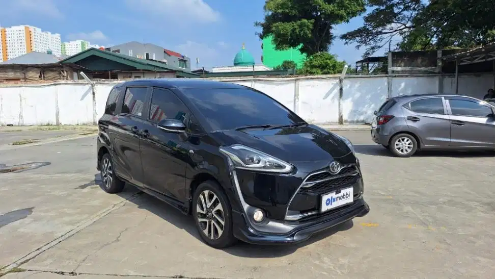 Pajak Panjang - Toyota Sienta 1.5 Q Bensin-AT 2019