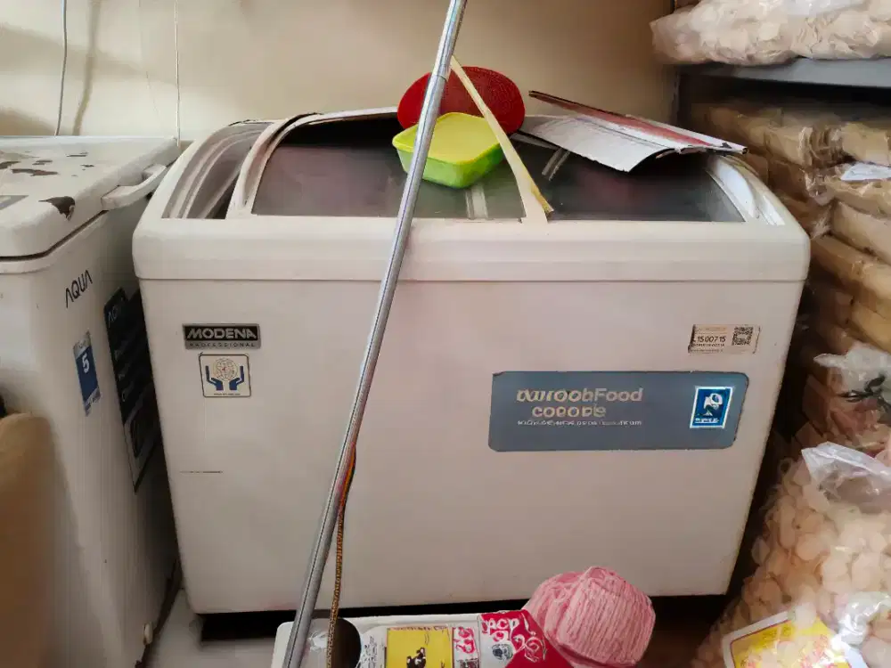 JUAL FREEZER MODENA