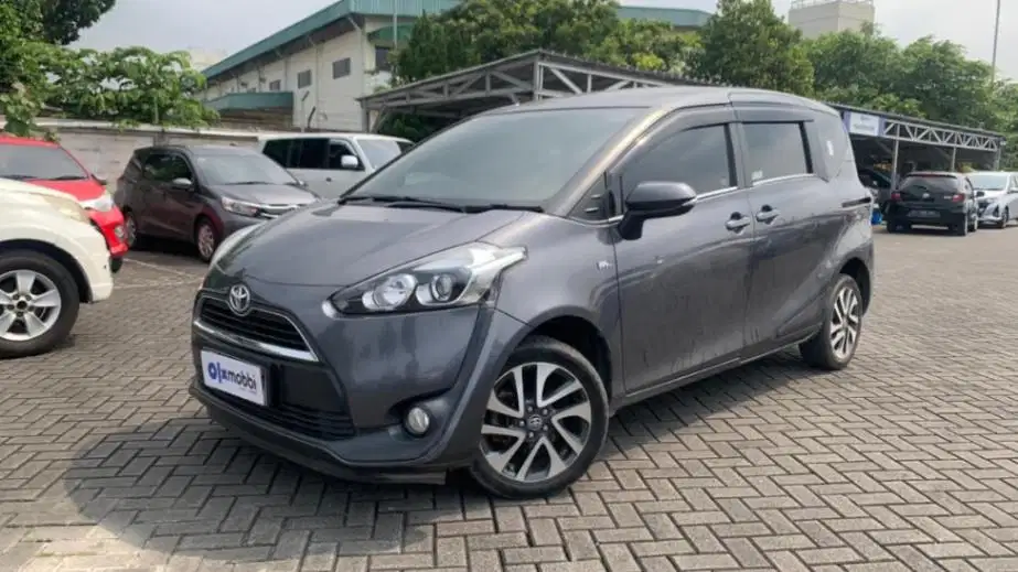 Toyota Sienta 1.5 V Bensin-MT 2017