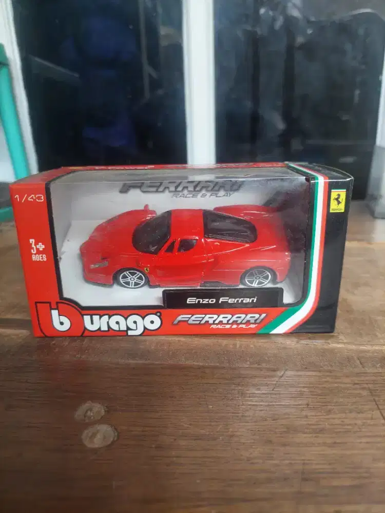 Diecast Burago ferrari enzo