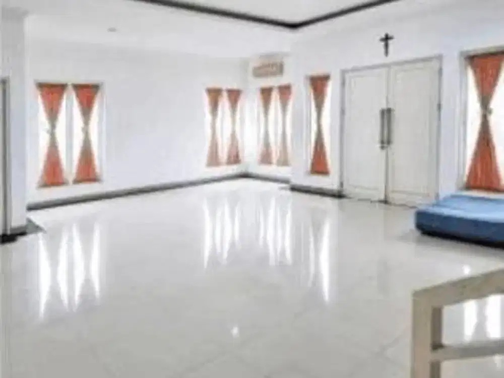 DIJUAL Rumah Besar 3 Lantai Posisi Hoek yang Strategis dan Siap Huni di Perumahan Kebun Jeruk Indah, Jakarta Barat