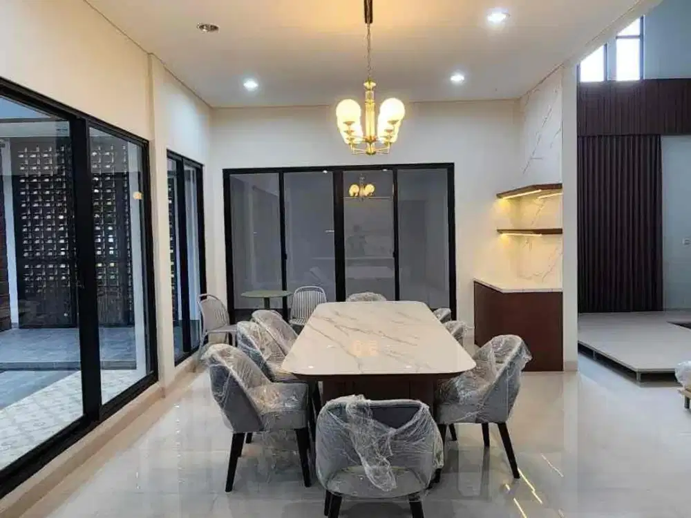 dijual rumah mewah view danau semi furnished di Summarecon bandung