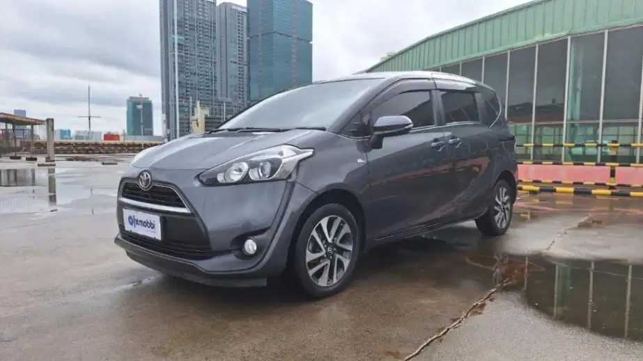 Garansi 1 Th - Toyota Sienta 1.5 V Bensin AT 2017 Abu