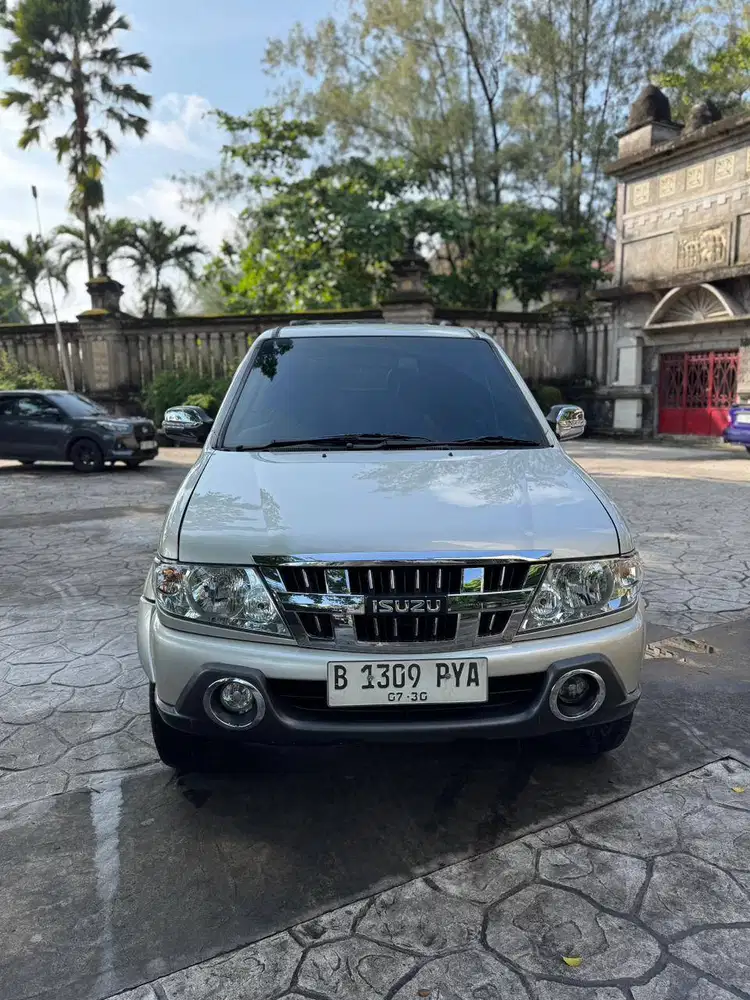DIJUAL ISUZU PHANTER GRAND TOURING MANUAL DIESEL / SOLAR 2015