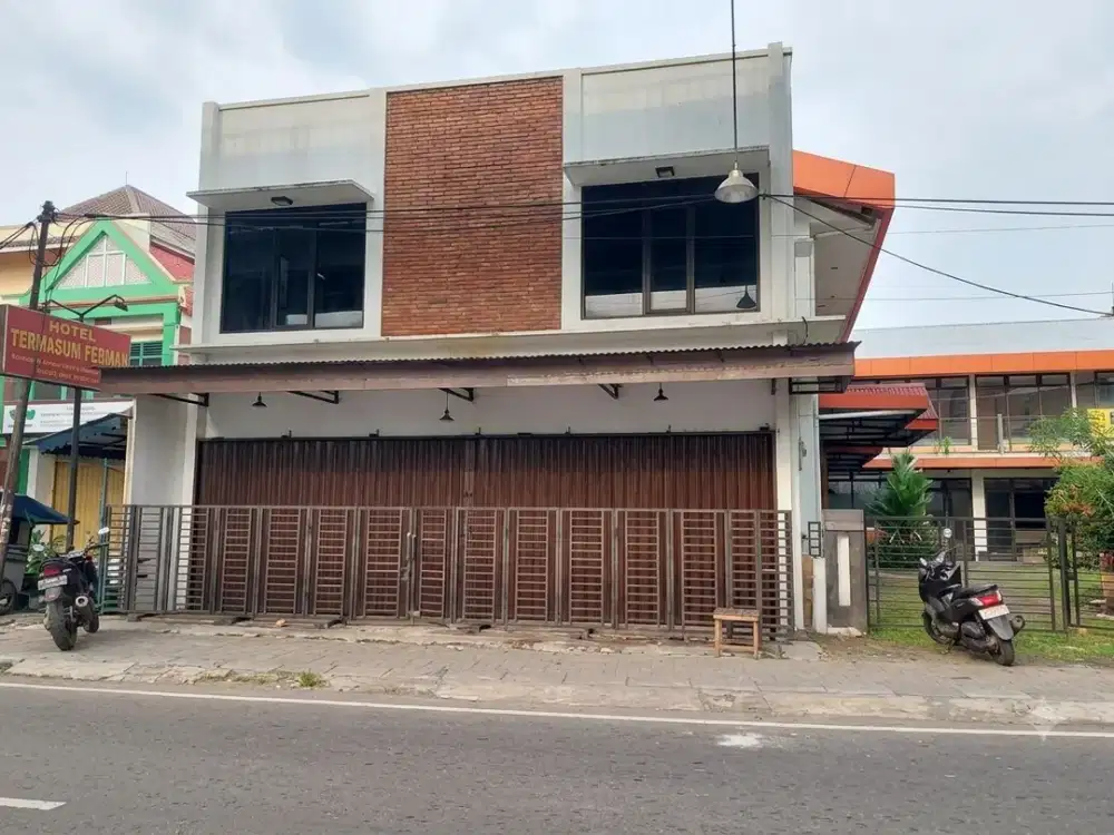 2105. Jual Ruko 2 Lantai Strategis Setiabudi Dekat Terminal Solo