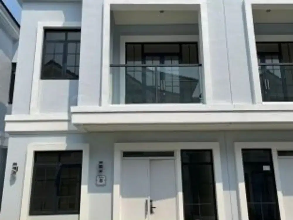 Take Over Rumah Modern 3 Lantai di Lavon 2 Swan City Tangerang