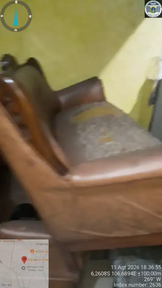 Kursi sofa ruang tamu