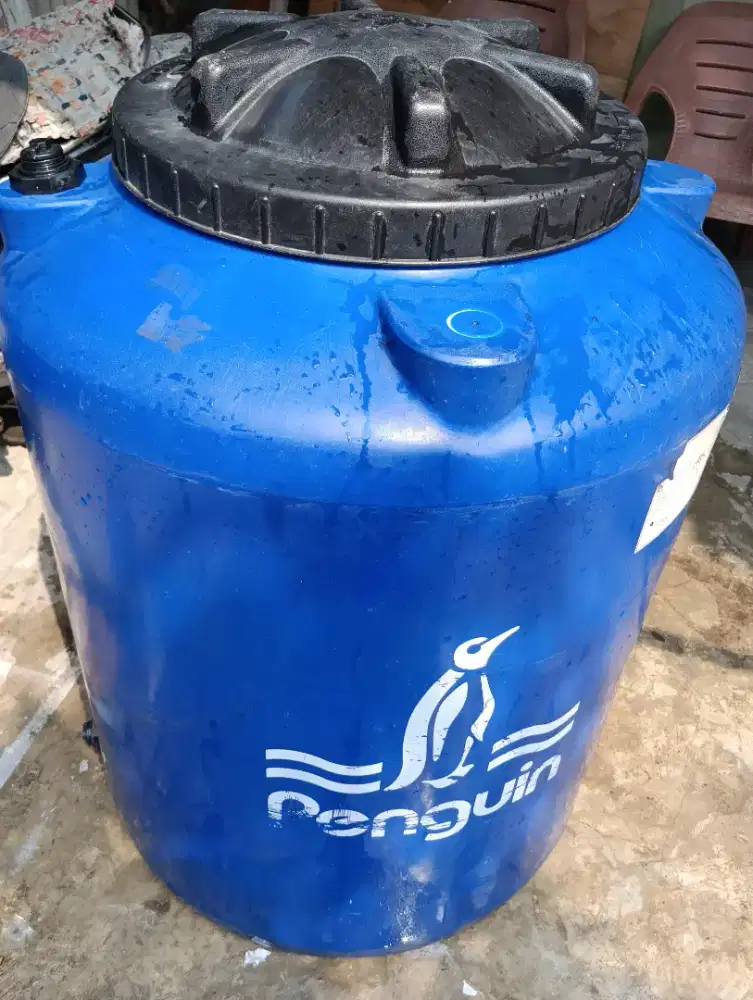 TOREN AIR PENGUIN 300 ML BEKAS
