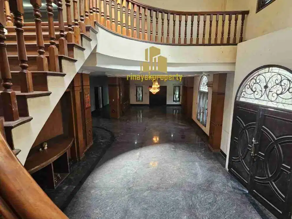 Villa Mewah Komplek Malibu Indah Posisi Hook