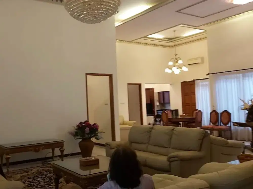 Rp13 Miliar! Rumah Fully Furnished 630 m² di Jalan Utama Solo, 4 Menit ke Solo Paragon
