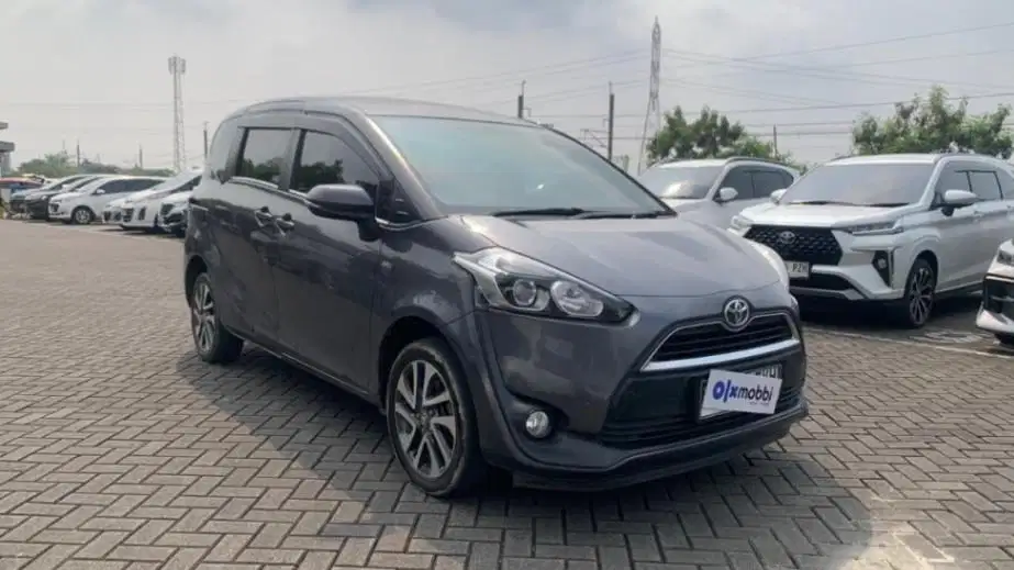 Toyota Sienta 1.5 V Bensin-MT 2017