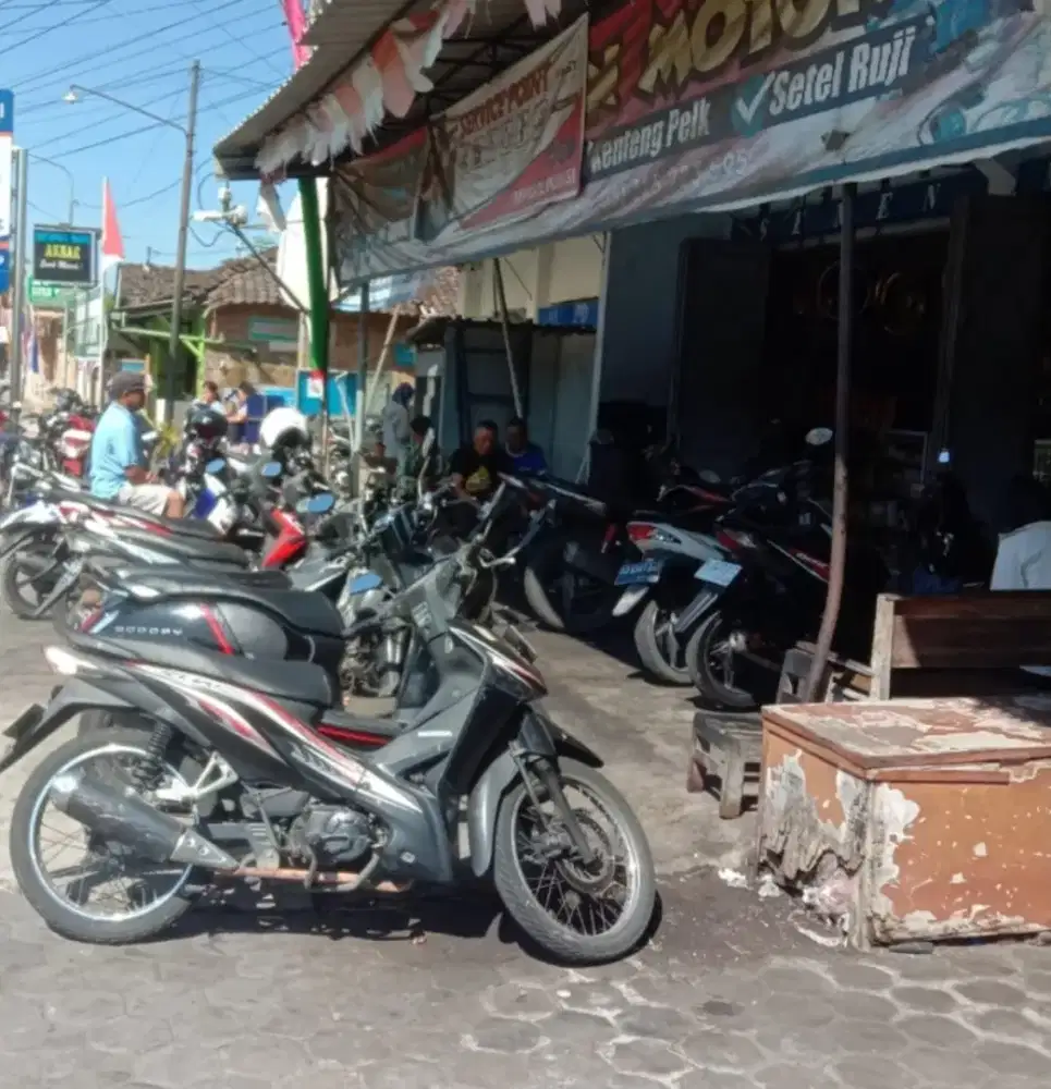 Di BUTUHKAN MEKANIK SEPEDA MOTOR  BERPENGALAMAN BOYOLALI