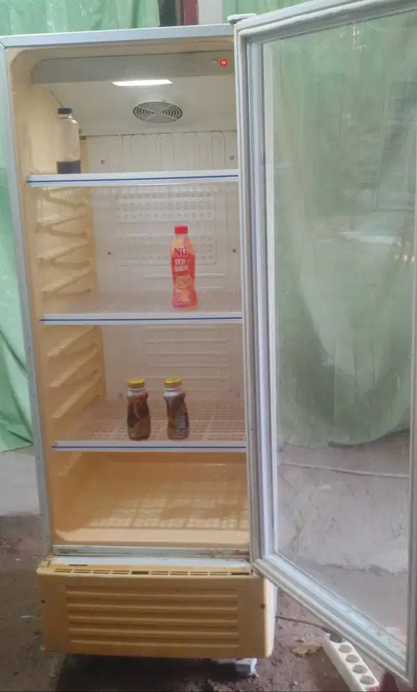 SHOWCASE SHARP  3 Rak Ukuran Tinggi 140cm Lebar 50cm.( Diantar Free Da