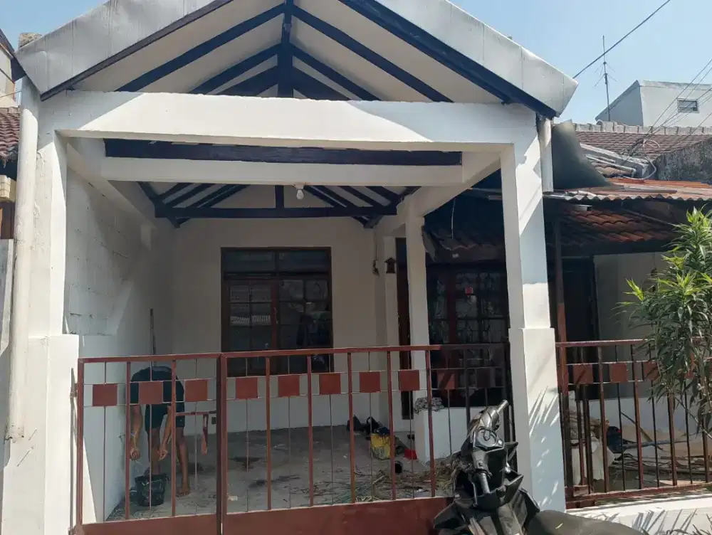 Disewakan Tahunan Rumah Nyaman di Taman Holis Indah