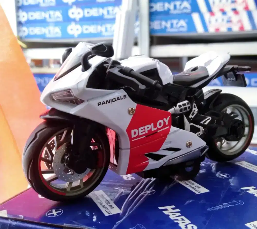 Miniatur Diecast mobil dan motor satu paket