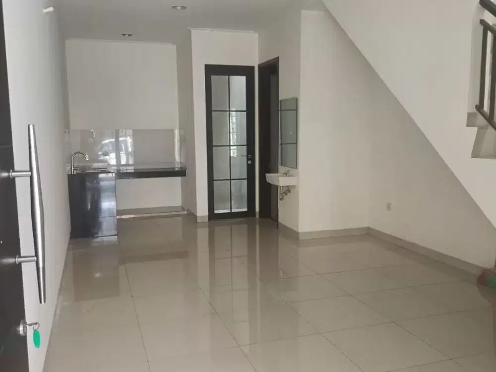 DISEWA RUMAH GREEN VILLAGE MURAH