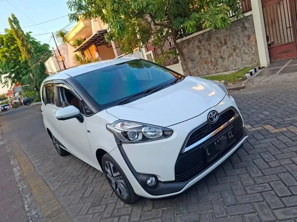 Toyota Sienta 1.5 V Bensin Matic/At 2016 Super Istimewa Low Km