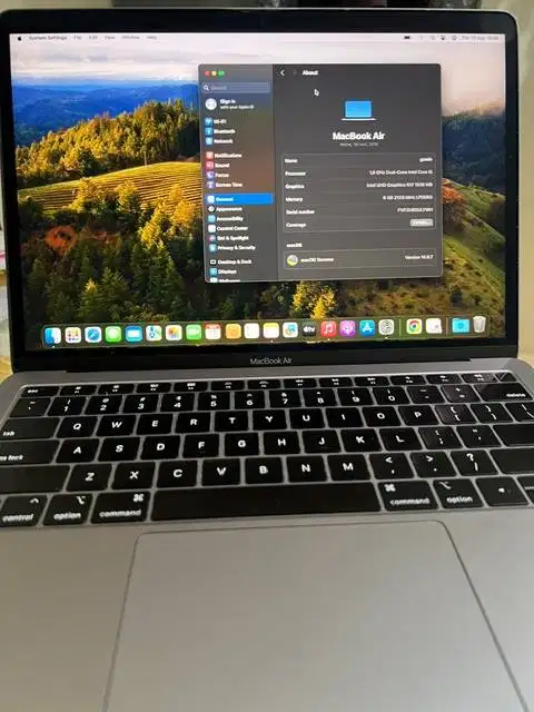 Macbook Air (Retina, 13-inch i5) Gray siap pakai