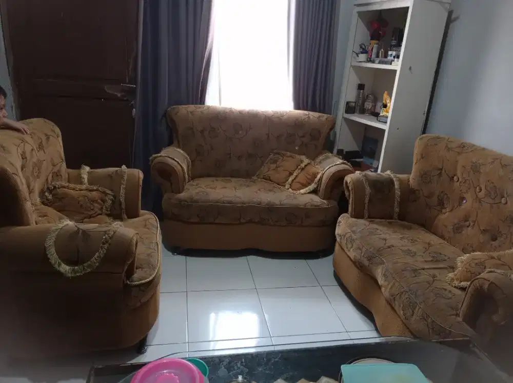 Kursi sofa satu set