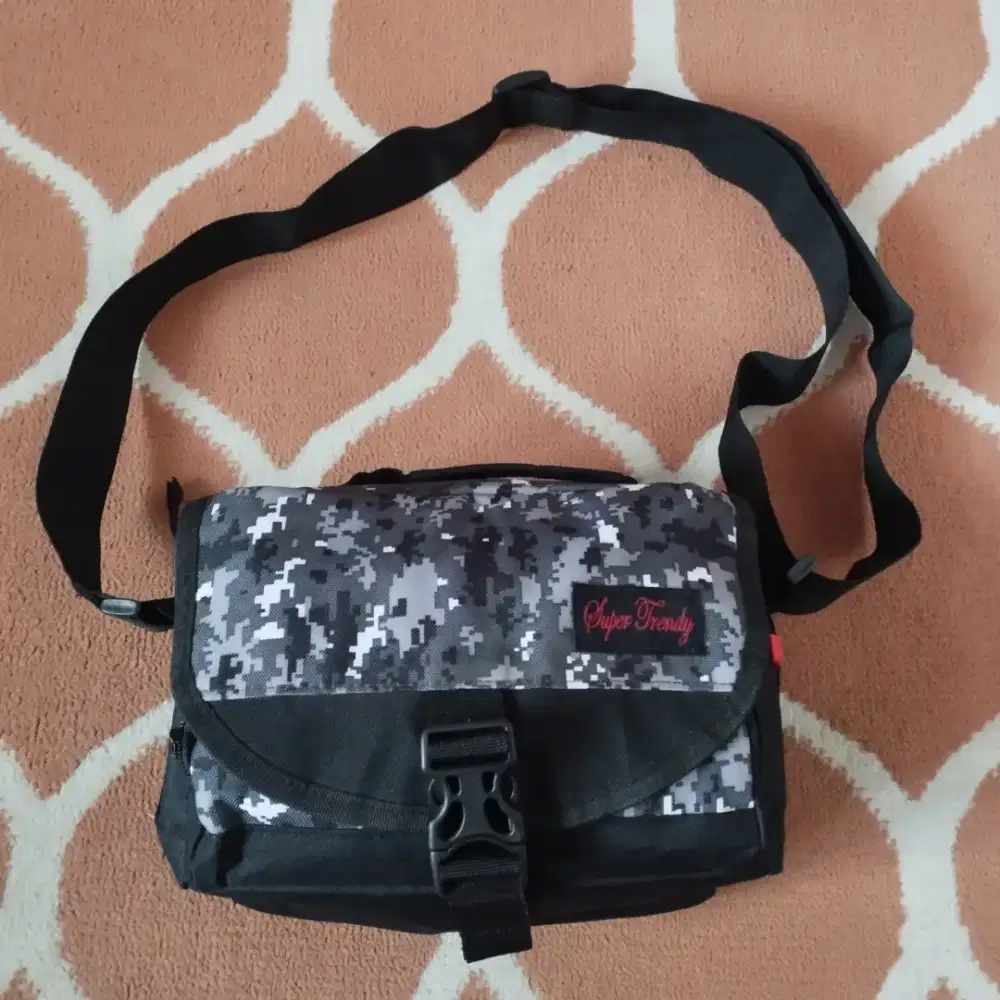 Tas Hitam Super Trendy