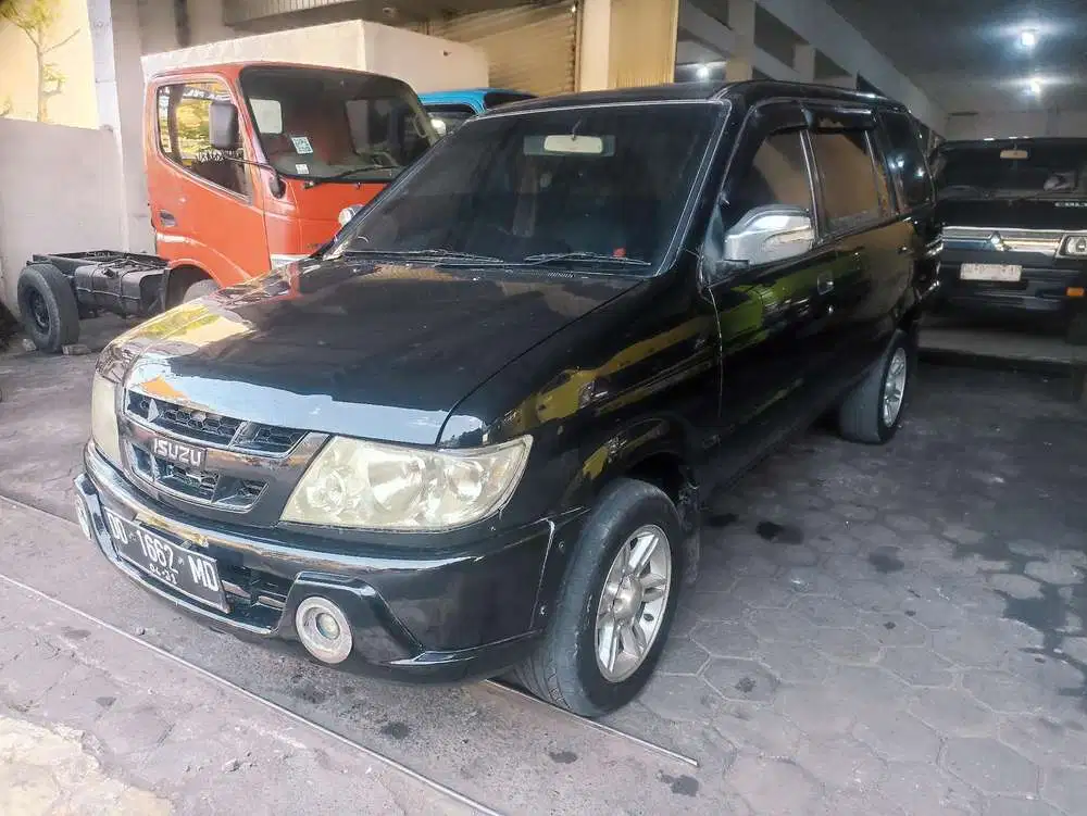 Isuzu Panther Tahun 2008 Bensin