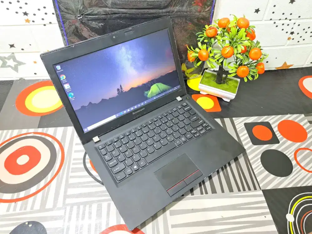 Jual BU core i7 ram 8 SSD 128 GB slim ngebuttt