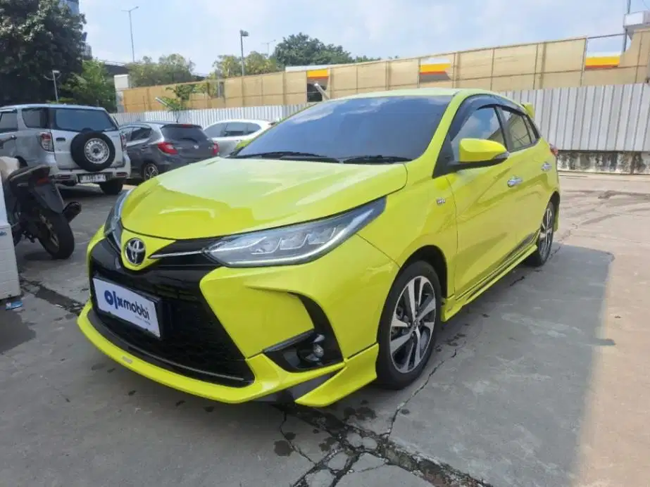 LOW DP Toyota Yaris 1.5 S GR Sport Bensin-AT 2023 UYB
