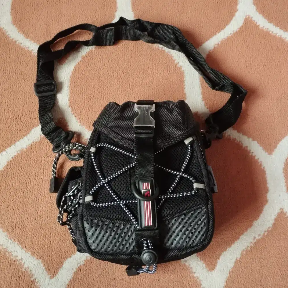 Tas Hitam Genov4