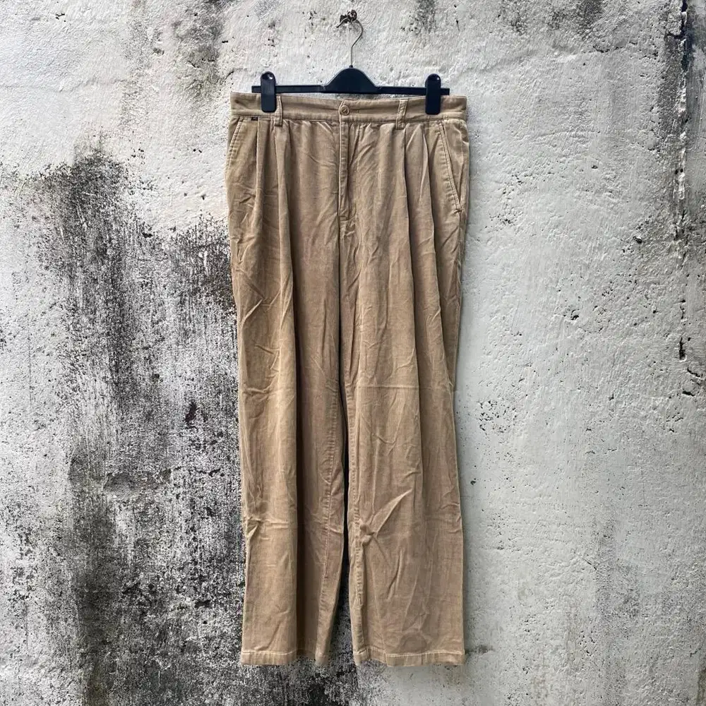 Celana corduroy Champion - Size 34 fit 36