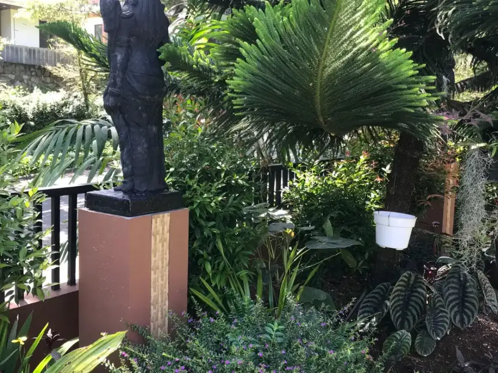 Dijual murah villa modern bergaya Bali hanya 1 jam dari Jakarta. Villa terawat dan lokasi strategis, udara sejuk tanpa polusi #vimalahillsvilla #