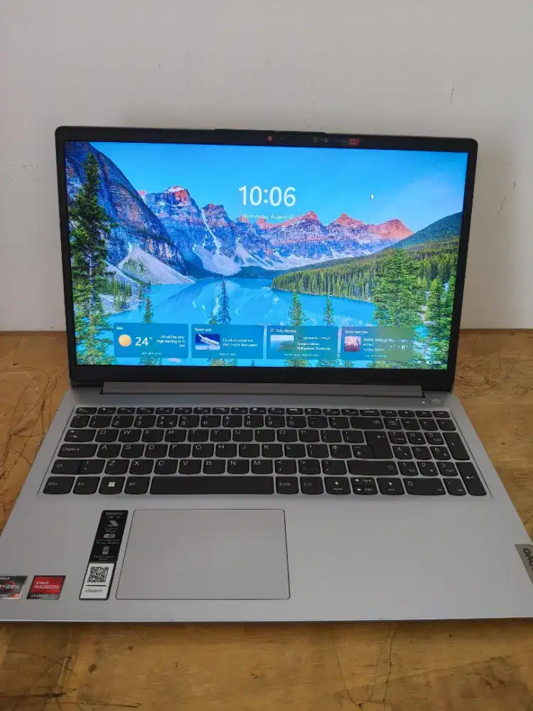 Laptop Lenovo Ideapad 1 AMD Ryzen 3 7320u 4/256 GB Win 11 Home