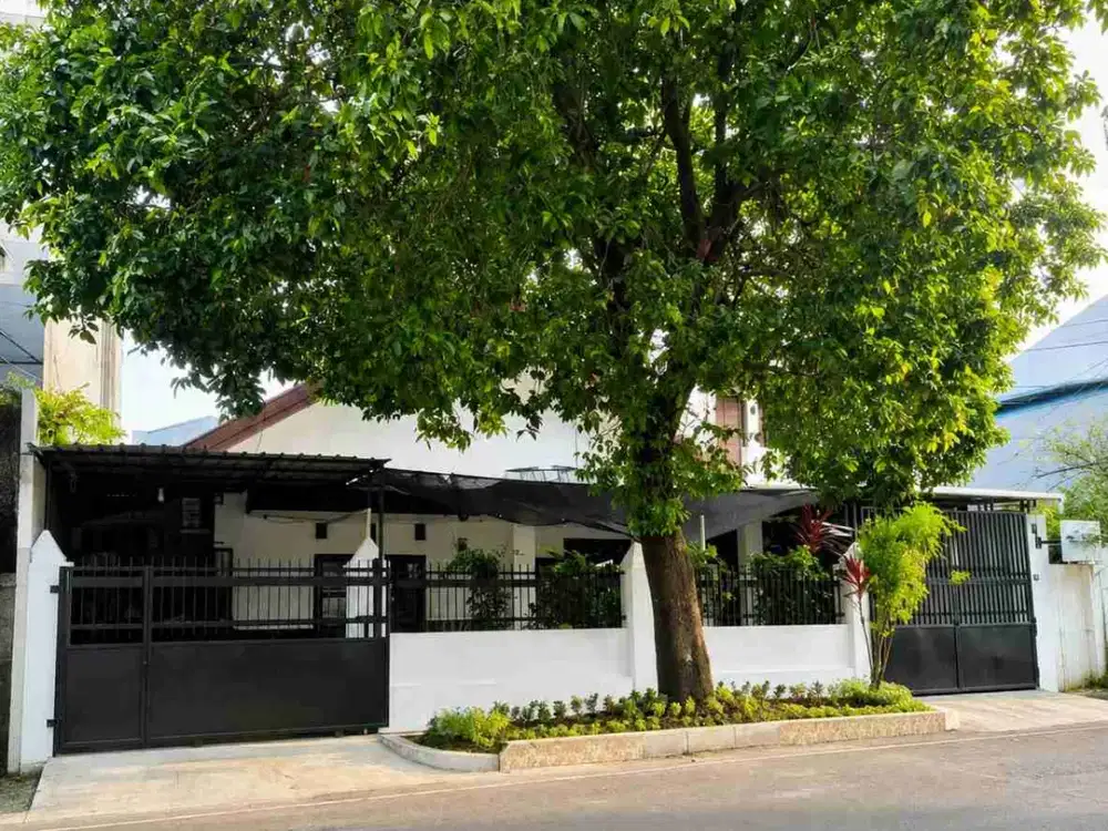 Rumah jl serigala Makassar dekat veteran Tupai Onta singa