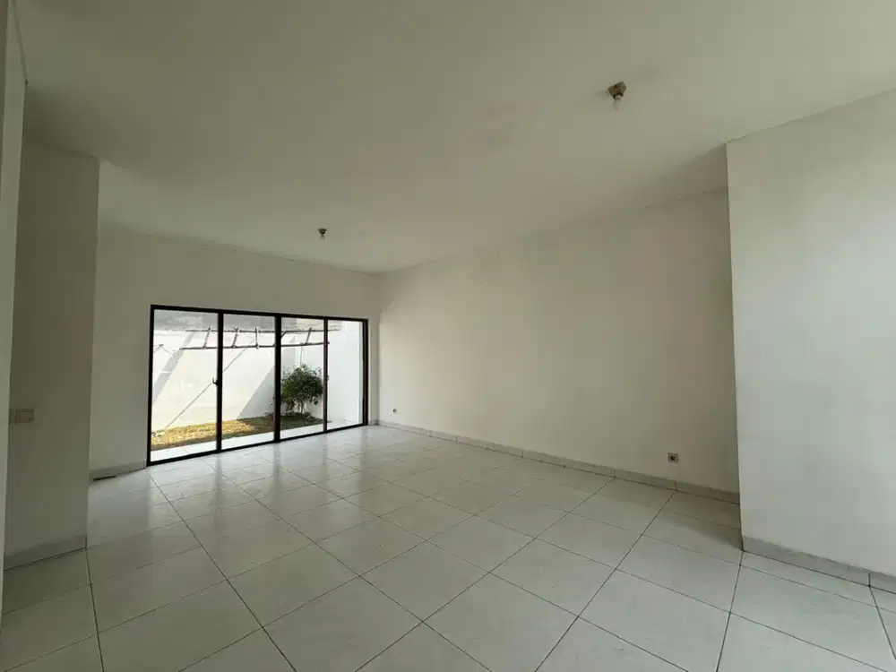 Rumah Ideal 2 Lantai untuk Keluarga di Cluster Alamanda, Jakarta Garden City, Jakarta Timur, 015